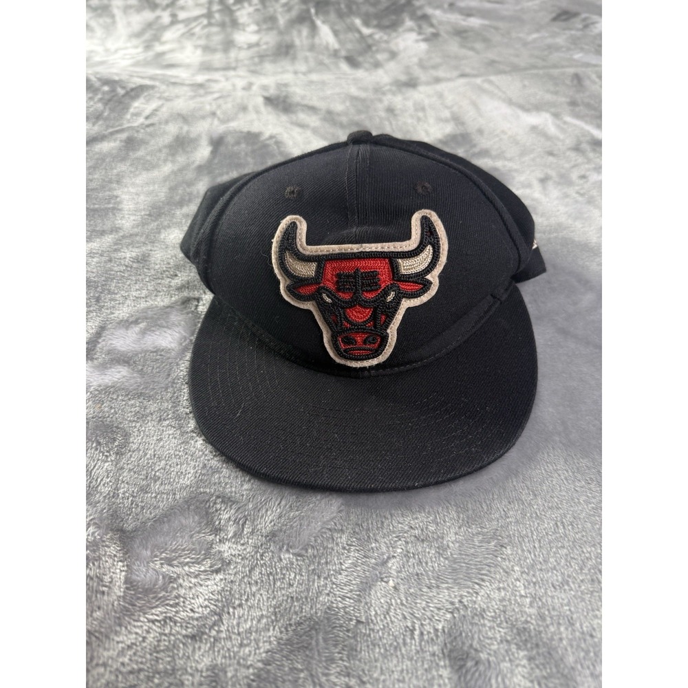 CHICAGO BULLS Black Stitched Logo NBA Snapback Hat Cap Ultra Game Embroidered